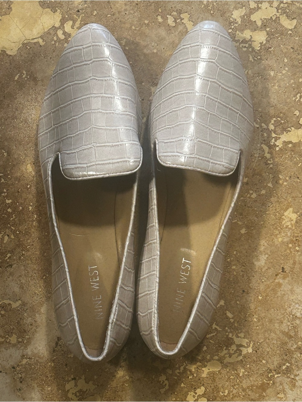 Nine West Loafer Hayden Crocodile Size 8 Like New Cream and Beige